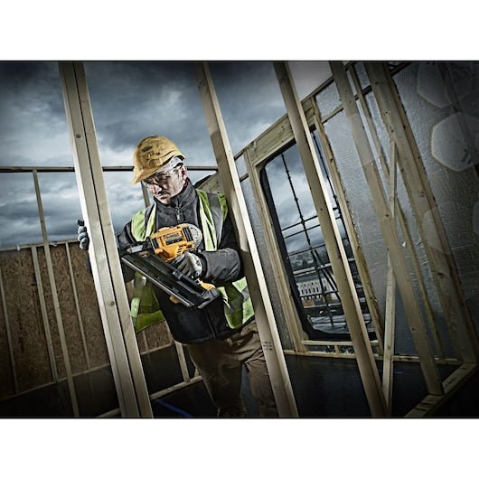 Dewalt DCN692P2 Cordless XR 2-Speed First Fix Nailer 90mm 18V 2 x 5.0Ah Li-ion